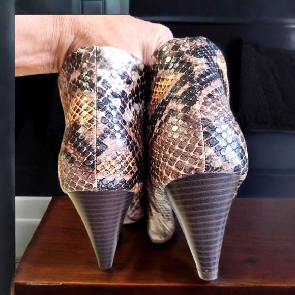 Comfort Est 1946 Snakeskin Dress Boot Shoes, 7 - Picture 6 of 8